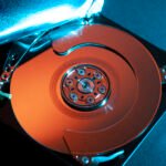 vista-superior-de-los-componentes-del-disco-duro